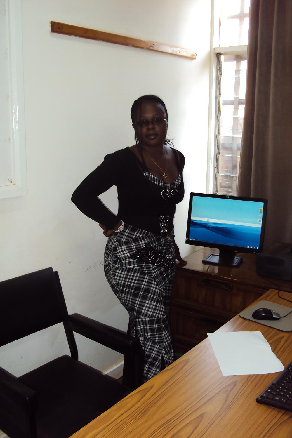 14P African 24 yr old girl (WANT ASS FUCK 1ST TIME)