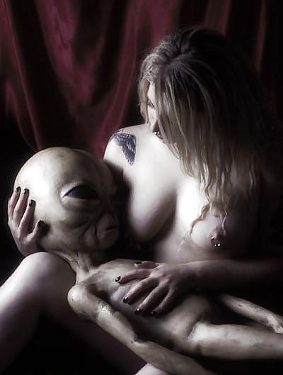 10P SEX WITH ALIEN