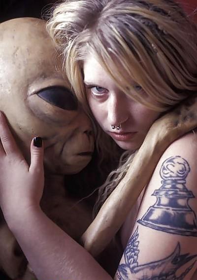10P SEX WITH ALIEN