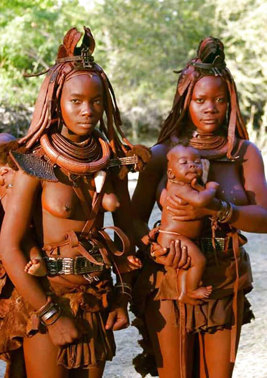 25P Africa girls show tities