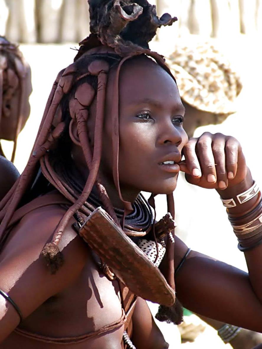 25P Africa girls show tities