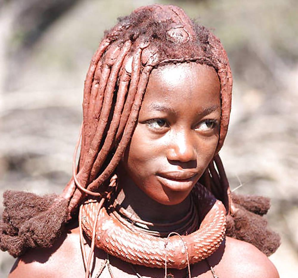 25P Africa girls show tities