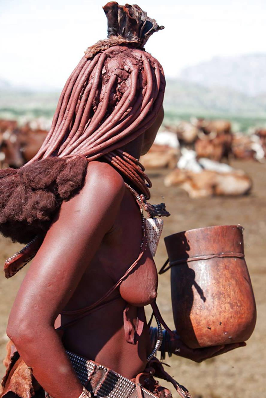 25P Africa girls show tities