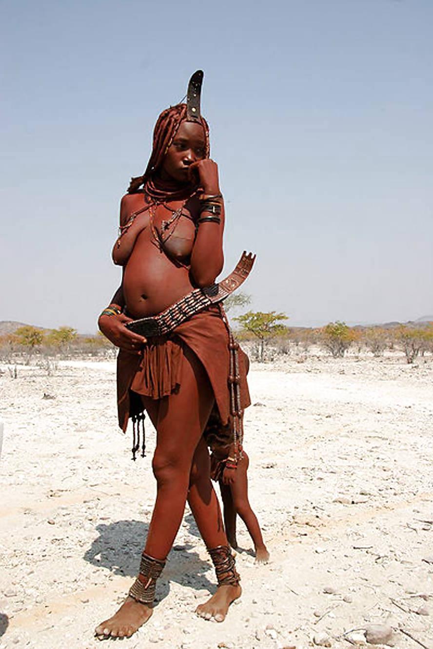 25P Africa girls show tities