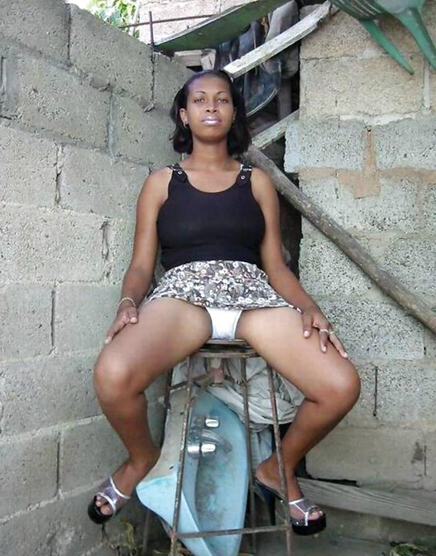 25P Africa woman in home