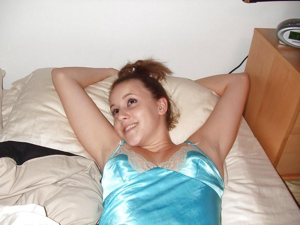 25P Blonde teen ex gf bares all