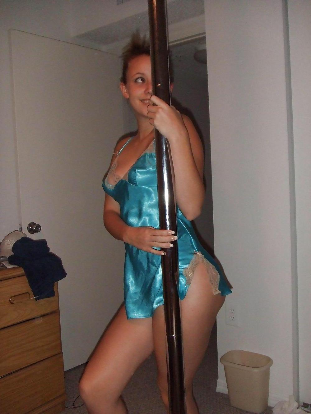 25P Blonde teen ex gf bares all
