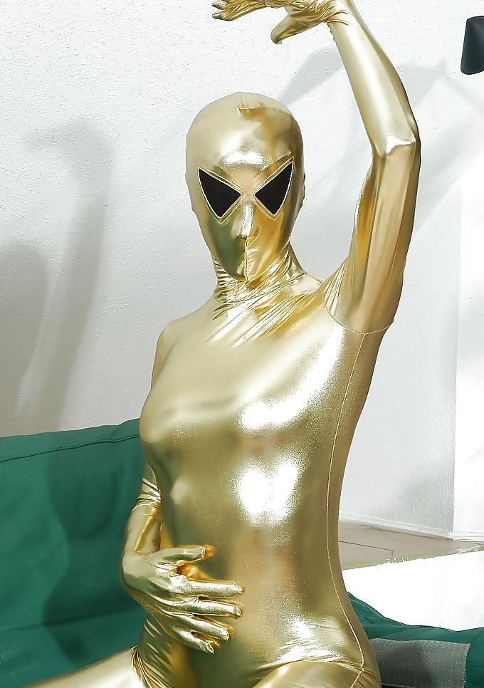 8P Alien zentai in gold von cyberfucker)