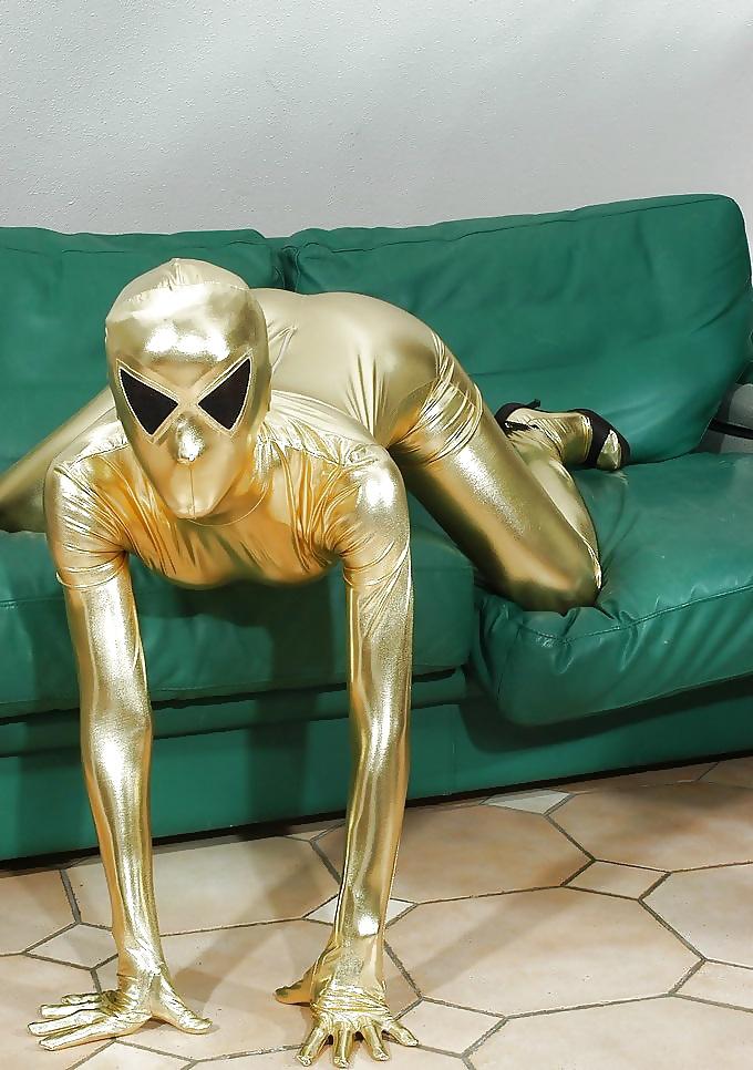 8P Alien zentai in gold von cyberfucker)