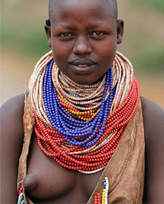 12P The Beauty of Africa Traditional Tribe Girls