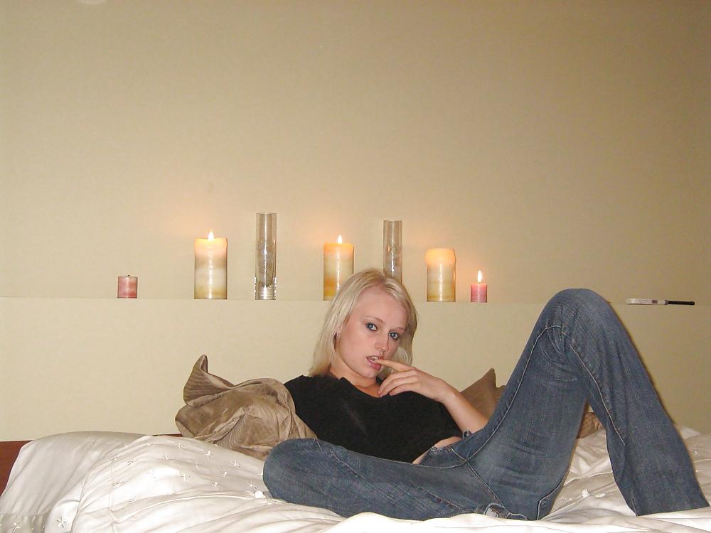 25P Stolen Pics - Blonde pleasing her holes