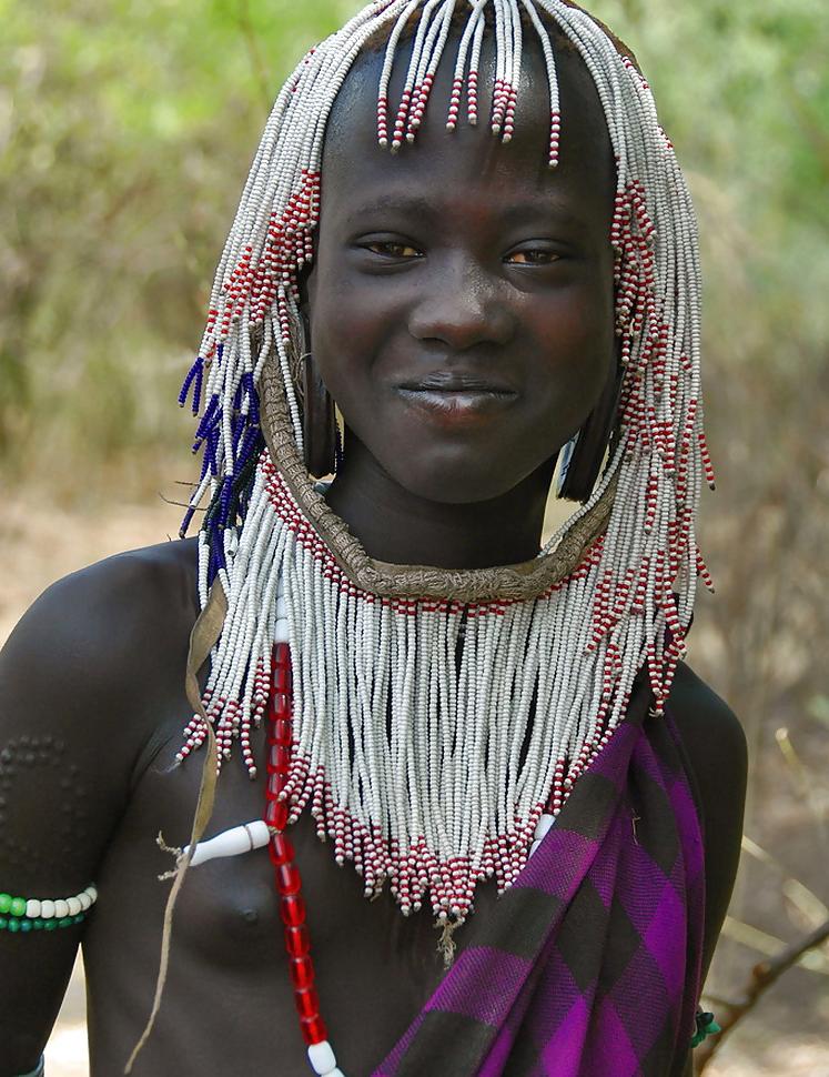 16P The Beauty of Africa Traditional Tribe Girls