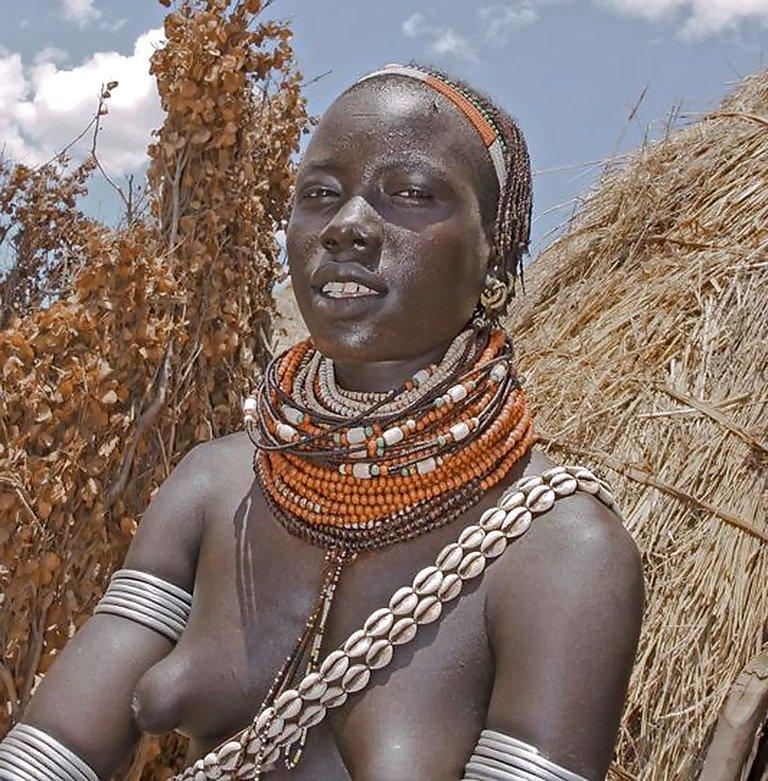 16P The Beauty of Africa Traditional Tribe Girls