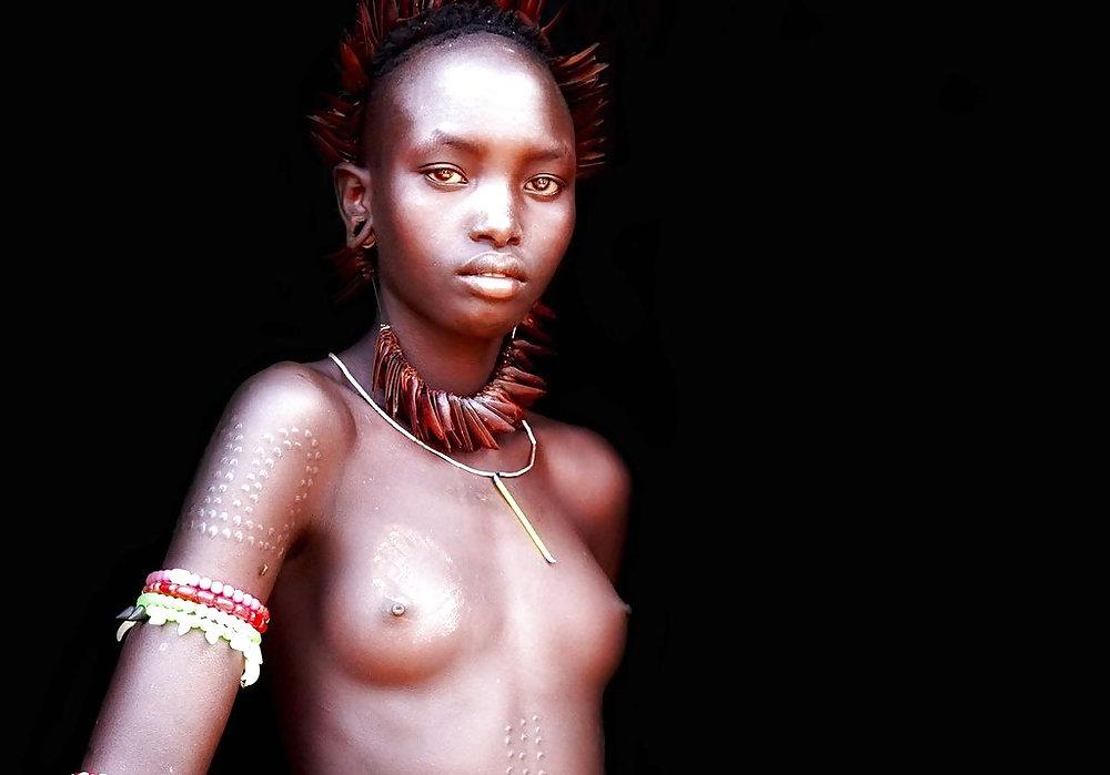 16P The Beauty of Africa Traditional Tribe Girls