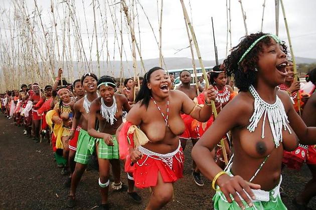 25P Naked Girl Groups 007 - African Tribal Celebrations 1