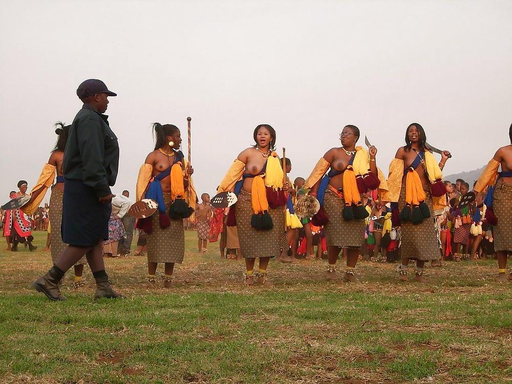 25P Naked Girl Groups 007 - African Tribal Celebrations 1