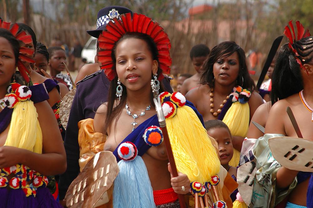 25P Naked Girl Groups 007 - African Tribal Celebrations 1