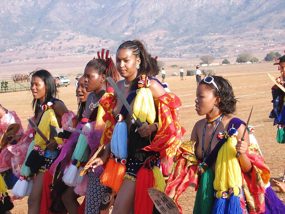25P Naked Girl Groups 007 - African Tribal Celebrations 1