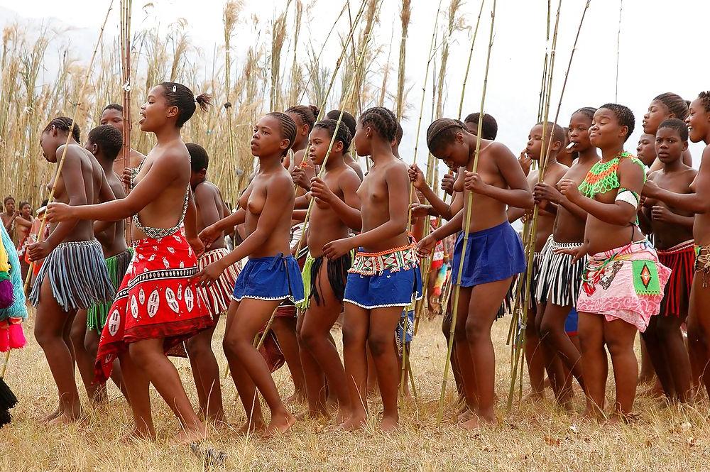 25P Naked Girl Groups 007 - African Tribal Celebrations 1