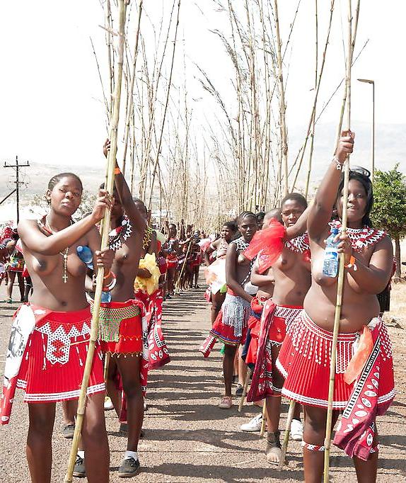 25P Naked Girl Groups 007 - African Tribal Celebrations 1