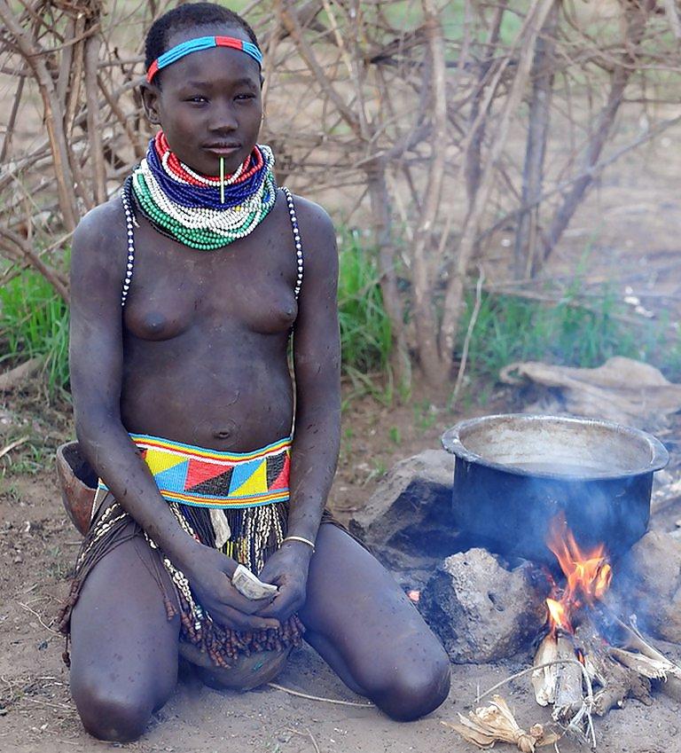 17P The Beauty of Africa Traditional Tribe Girls