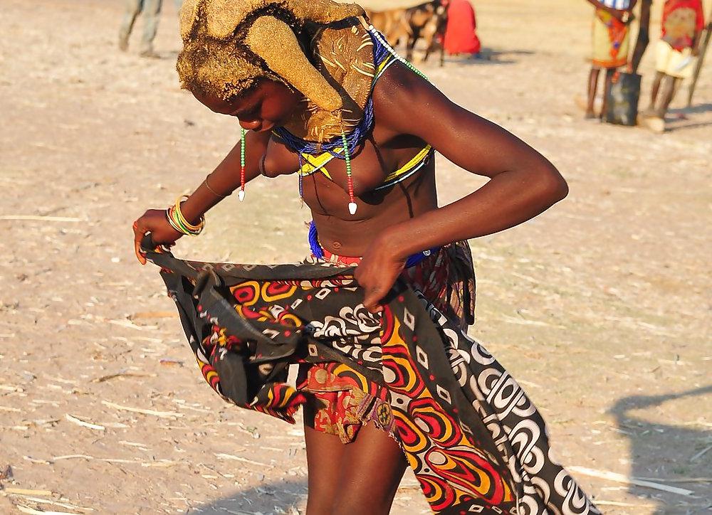 17P The Beauty of Africa Traditional Tribe Girls