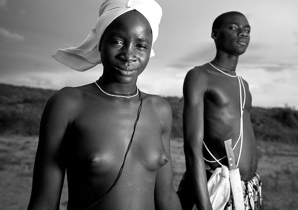 17P The Beauty of Africa Traditional Tribe Girls