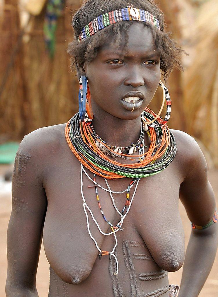 17P The Beauty of Africa Traditional Tribe Girls