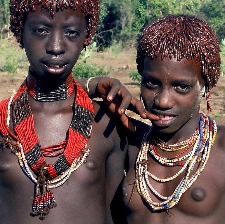 18P The Beauty of Africa Traditional Tribe Girls