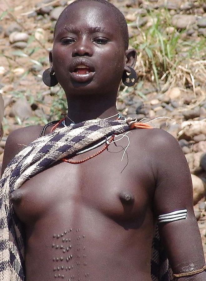 18P The Beauty of Africa Traditional Tribe Girls