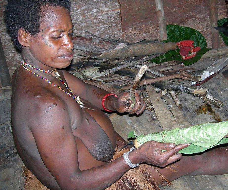 18P The Beauty of Africa Traditional Tribe Girls