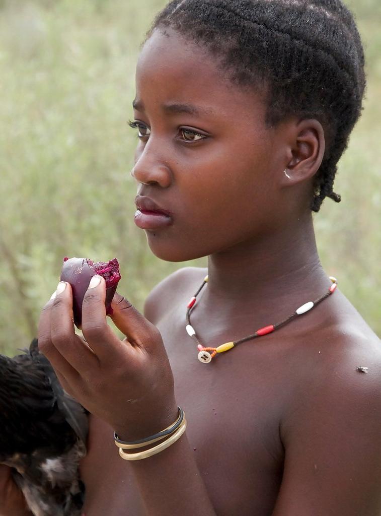 18P The Beauty of Africa Traditional Tribe Girls