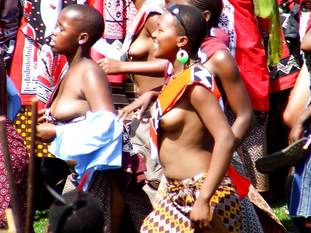 18P The Beauty of Africa Traditional Tribe Girls