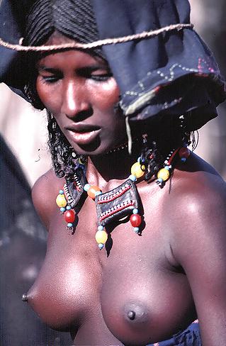 25P African Tribes Women, Nathional Geographic