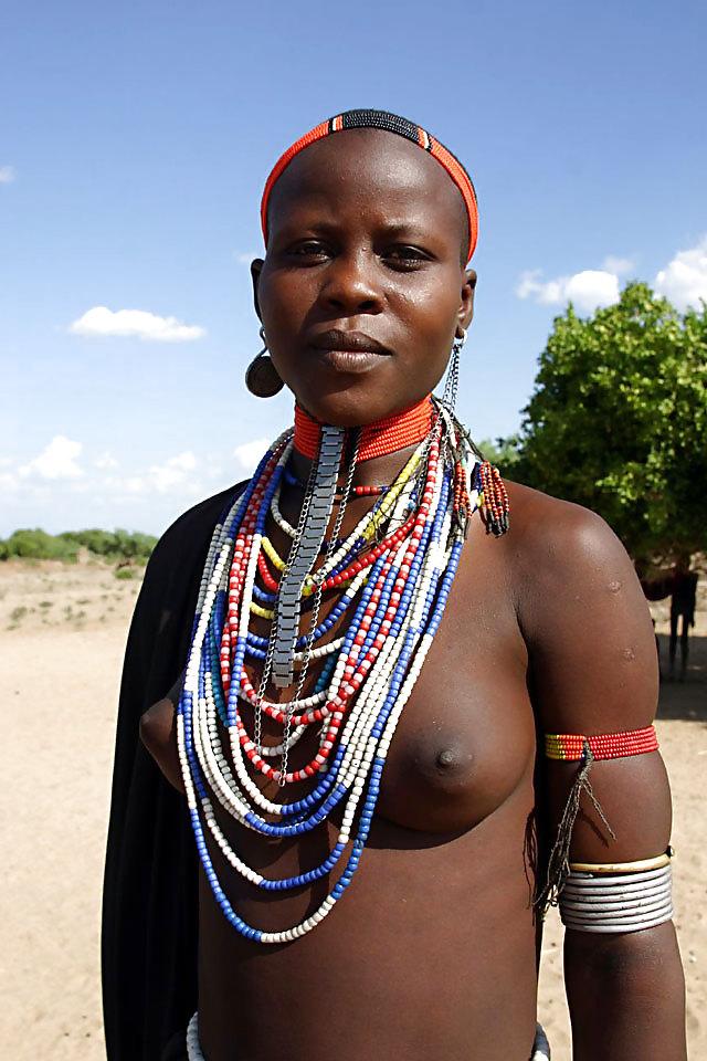 25P African Tribes Women, Nathional Geographic