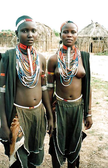 25P African Tribes Women, Nathional Geographic