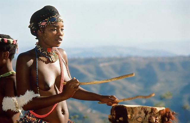 25P African Tribes Women, Nathional Geographic