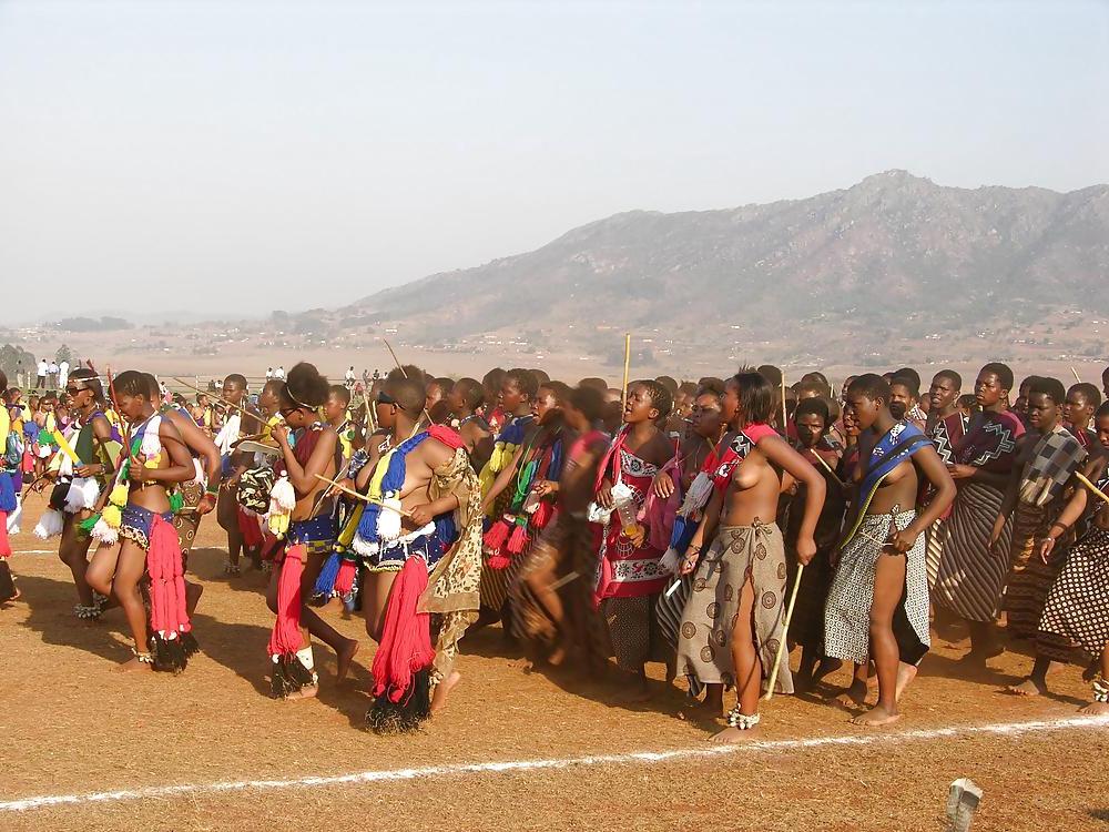 25P Naked Girl Groups 008 - African Tribal Celebrations 2