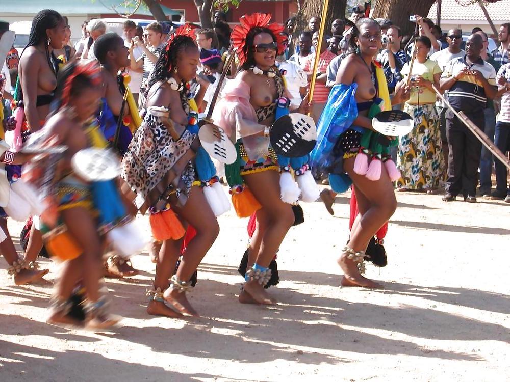 25P Naked Girl Groups 008 - African Tribal Celebrations 2