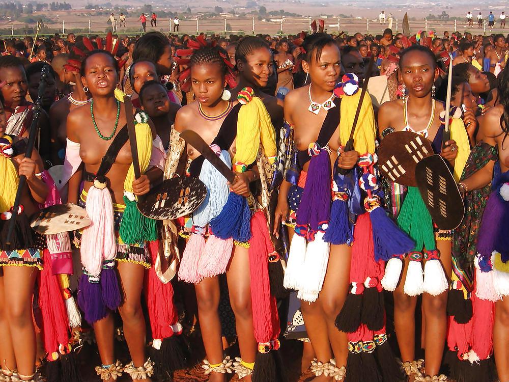 25P Naked Girl Groups 008 - African Tribal Celebrations 2