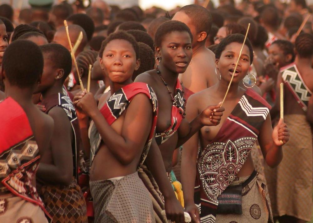 25P Naked Girl Groups 008 - African Tribal Celebrations 2