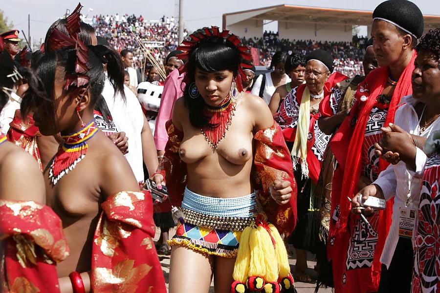 25P Naked Girl Groups 008 - African Tribal Celebrations 2