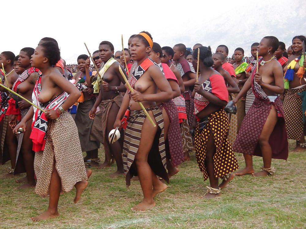 25P Naked Girl Groups 008 - African Tribal Celebrations 2