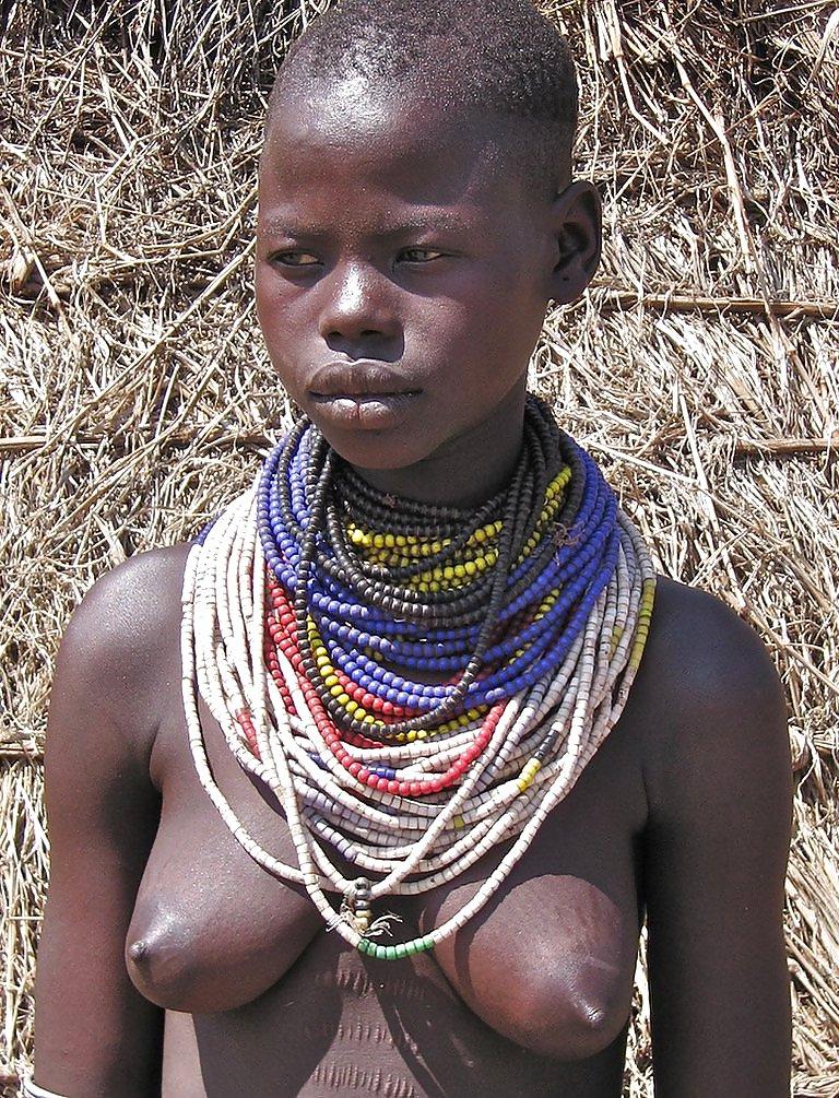 14P The Beauty of Africa Traditional Tribe Girls