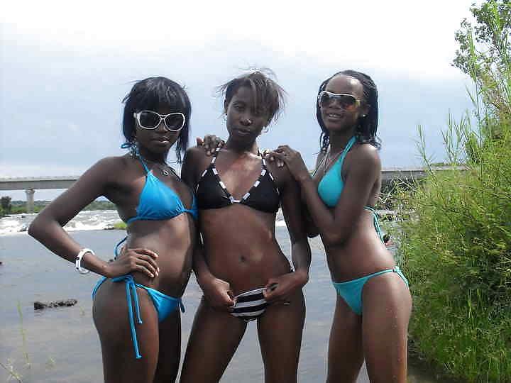 25P Amateur African Teens (NoN-Porn) by DarKKo