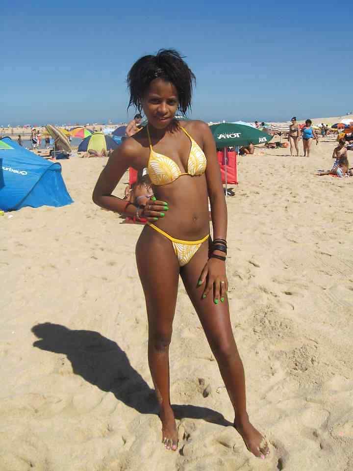 25P Amateur African Teens (NoN-Porn) by DarKKo