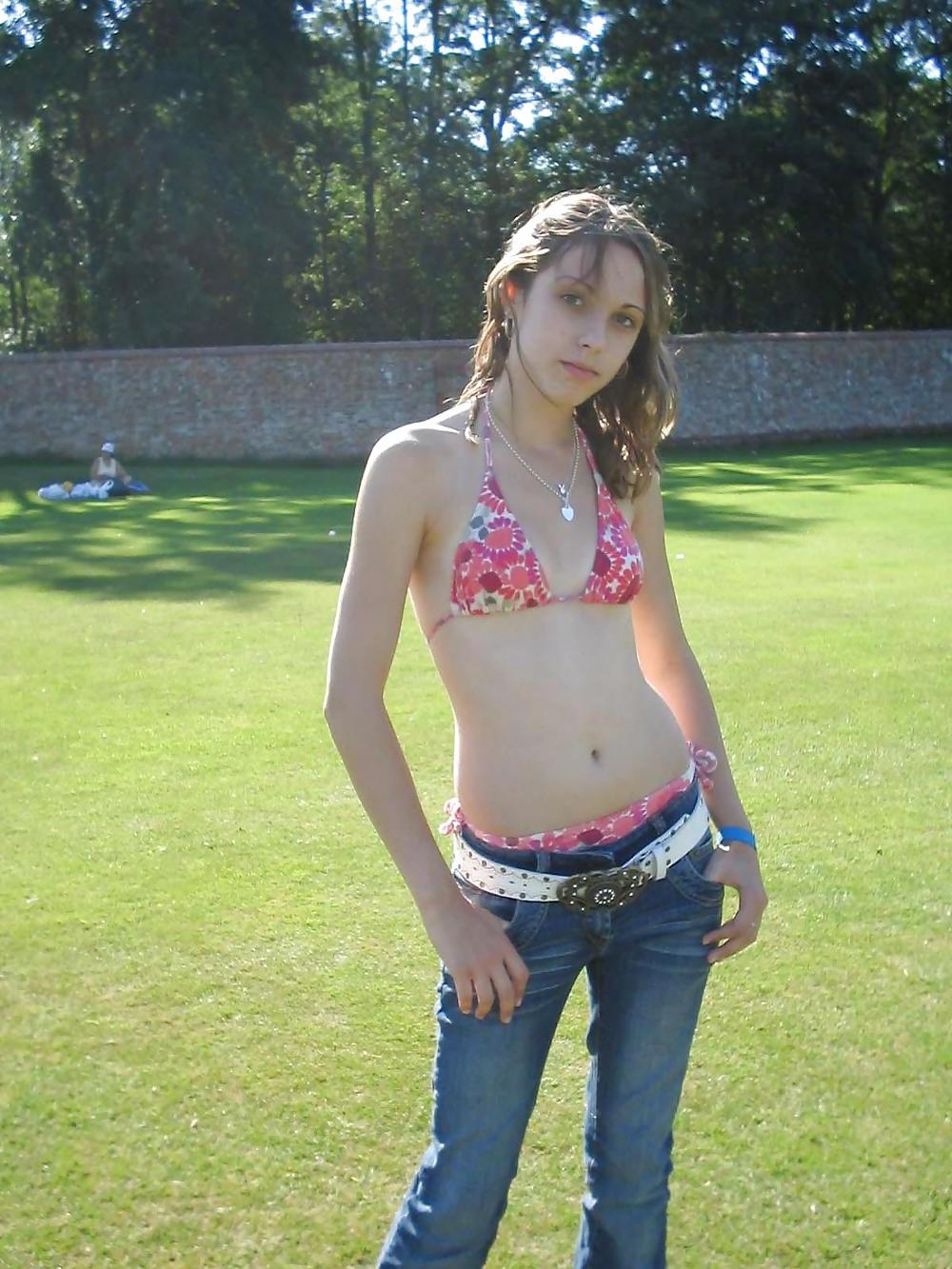 25P Horny girls outdoors & public - Geile Teens im Freien 1