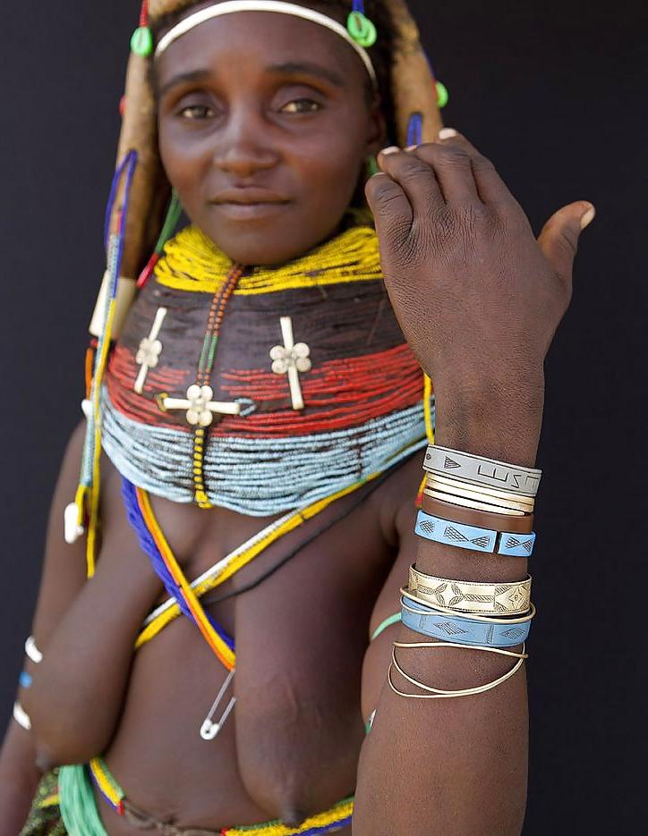 15P The Beauty of Africa Traditional Tribe Girls