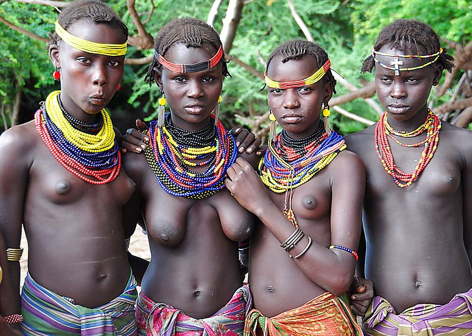 15P The Beauty of Africa Traditional Tribe Girls