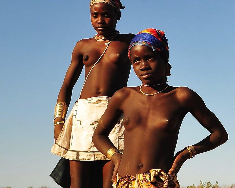 15P The Beauty of Africa Traditional Tribe Girls